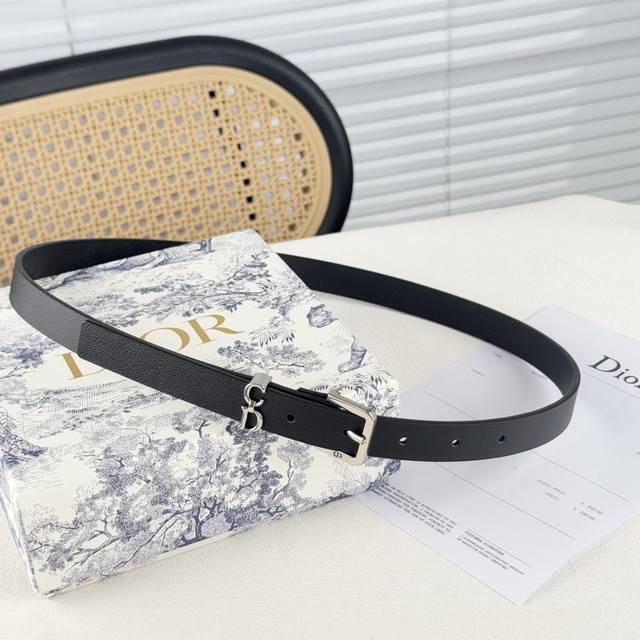 Special. This saddle loop belt is a new item in the 2025 series. It is carefully