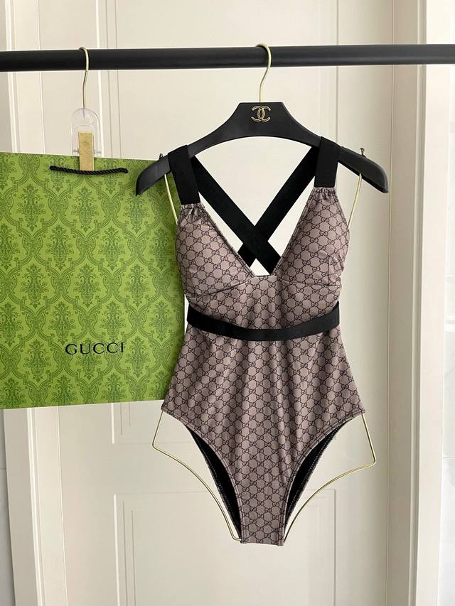Gucci swimsuit suitable for various scenes