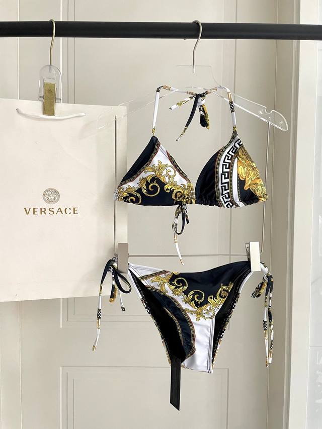 Versace's new bikini swimsuit is suitable for a variety of scenarios