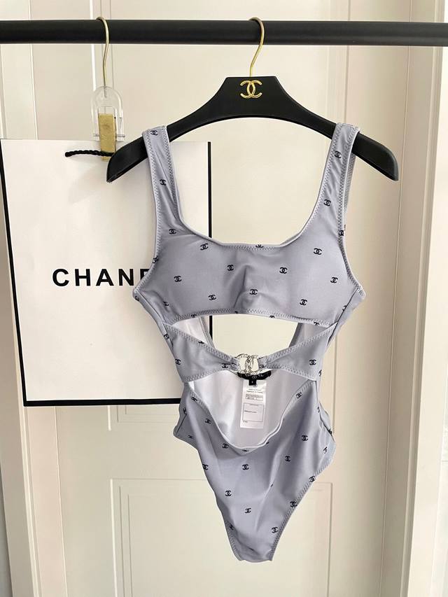 Chanel one-piece swimsuit suitable for a variety of scenarios