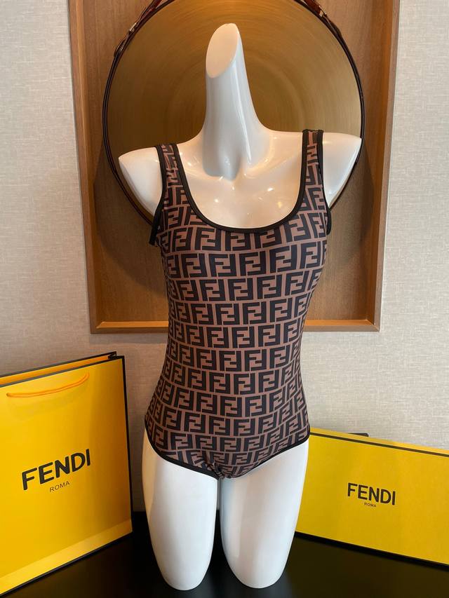Fendi one-piece swimsuit is suitable for a variety of scenarios