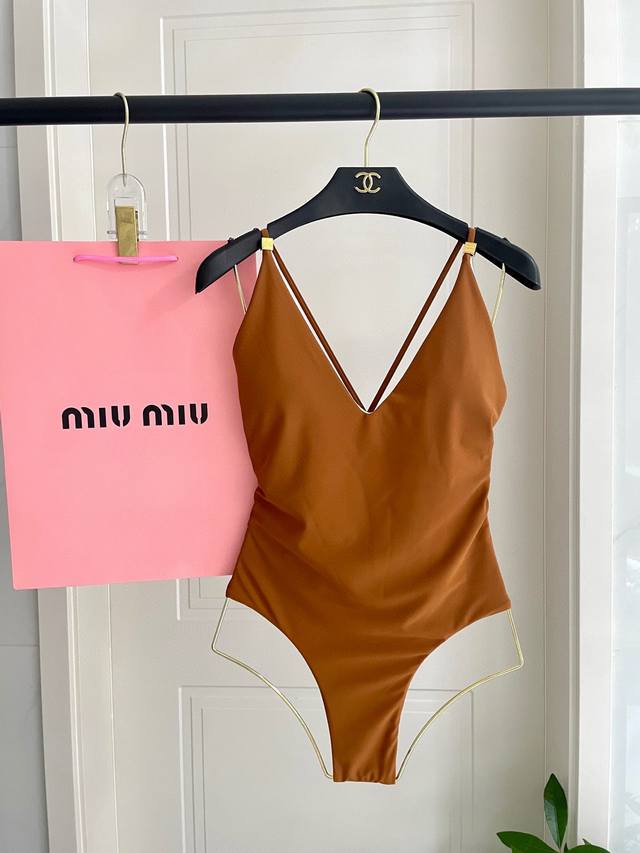 Miumiu's new swimsuit is suitable for a variety of scenarios