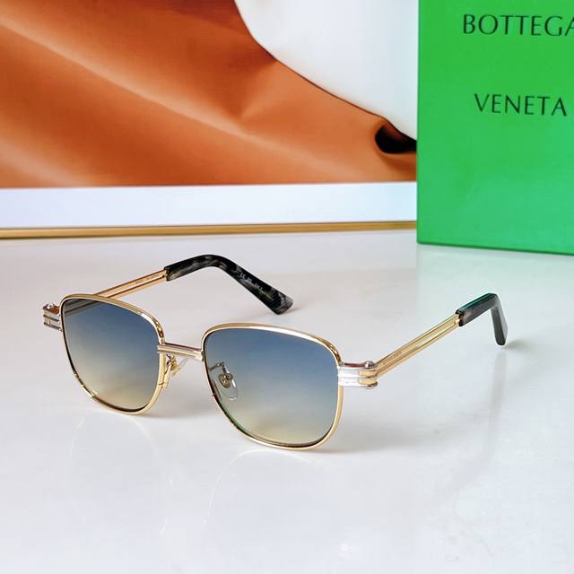 Bottega Veneta Model: Bv1380S Size: 51 ports 18-150