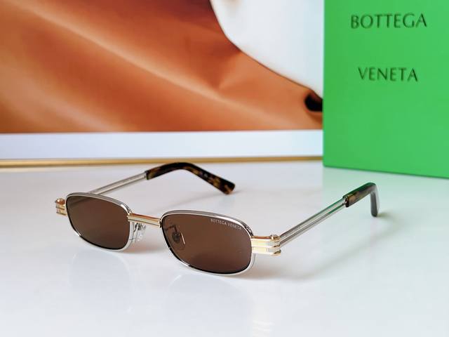 Bottega Veneta Model: Bv1381S Size: 50