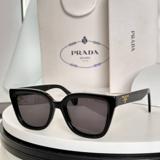 Pradamodel: F2818 Size: 51 ports 19-150