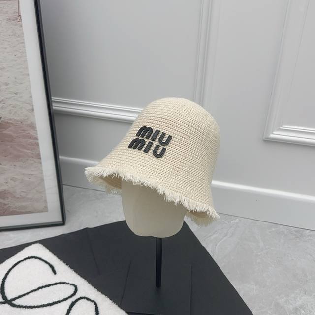 running volume Mumu new raw edge knitted basin hat The raw edge design is full o