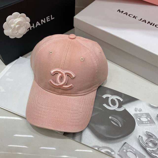 Running volume Chanel ~ New baseball cap Sweet and cool baseball cap ~ a must-ha