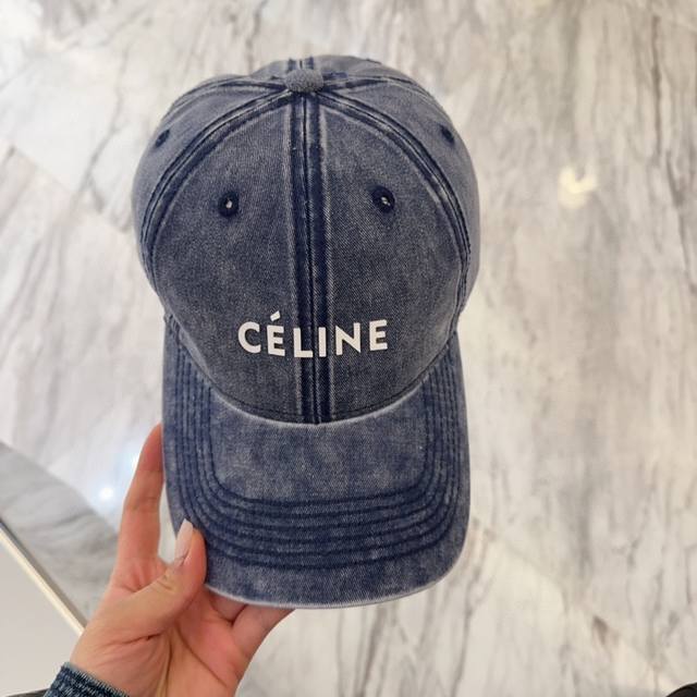 Celine's latest baseball cap The color and style are very good!