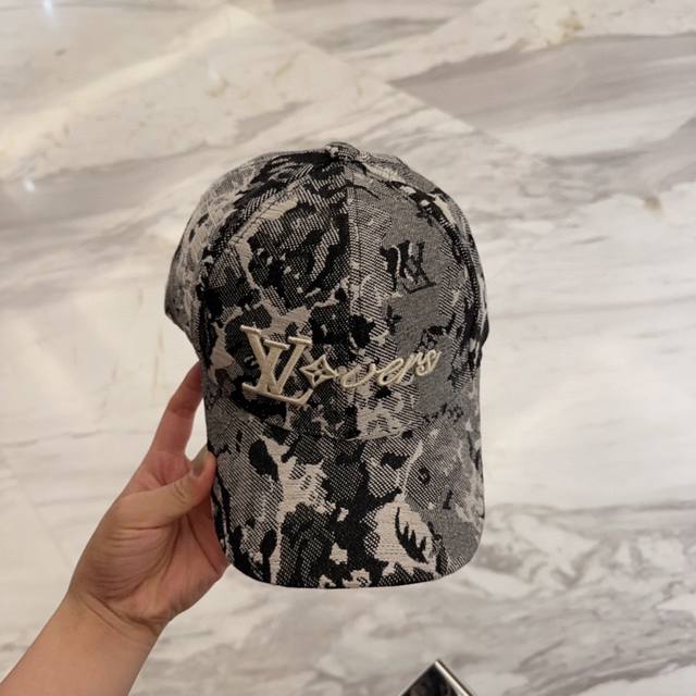 Lv Louis Vuitton baseball cap is light and breathable. Perfect version, exclusiv