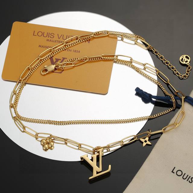 The new Lv Louis Vuitton necklace is really pretty. It may seem a bit exaggerate