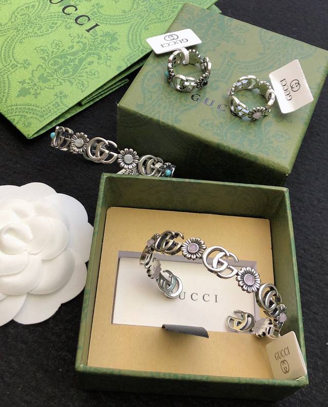 Gucci bracelet Gucci bracelet new Gg sunflower bracelet shape reappears on the b