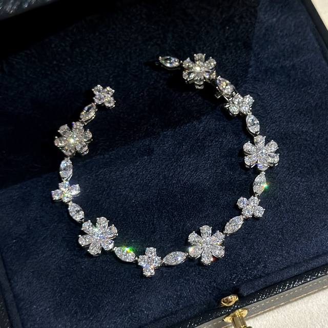 A2348 Hw Harry Winston high-end jewelry flower full diamond bracelet, the same s