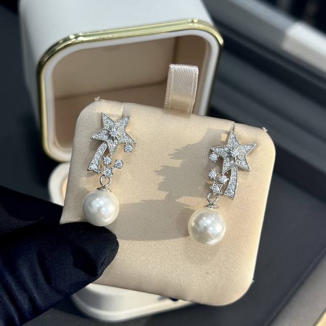 C616 Xiao Xiangfeng Comet Meteor Pearl Earrings Unique design concept Selected G