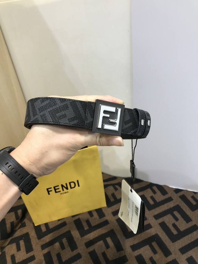 New Fd Width 35mm F Logo Shape Support Nfc Letter F Buckle with Logo, Made of Im