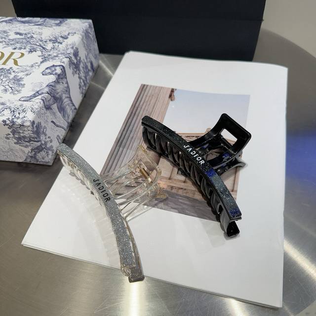 with packaging box Dior's new CD holder, simple, practical and fashionable! Supe