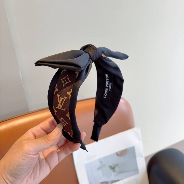 with packaging Lv Louis Vuitton classic new style old flower headband, fashionab