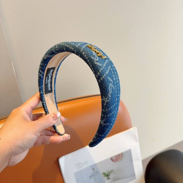 with packaging Yves Saint Laurent's new Korean denim sponge headband, the origin