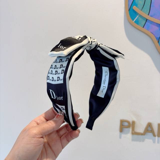 with packaging Dior classic new bow headband, original counter goods, let your c