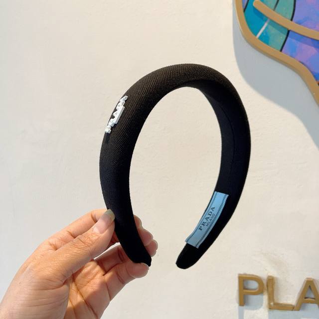 with packaging Prada Prada's new trendy letter headband is a must-have item for