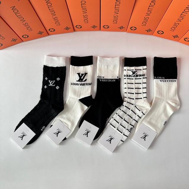 Special counter packaging Lv Louis Vuitton new medium and long stacked socks! Fi
