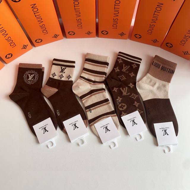 Special packaging Lv Louis Vuitton new classic medium-length stacked socks! Five