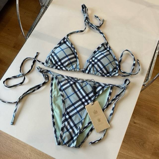 Burberry classic British plaid swimsuit, the real thing is so beautiful! It can'