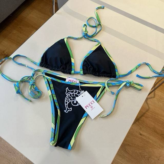 Puccl New two-piece bikini from the counter. Suitable for a variety of scenarios