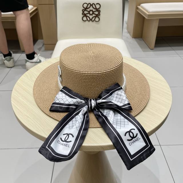 Chanel high-end flat-top straw hat Versatile and suitable for all face shapes Fl