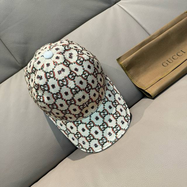 New model shipped with box bag, Gucci new original baseball cap, double G insect