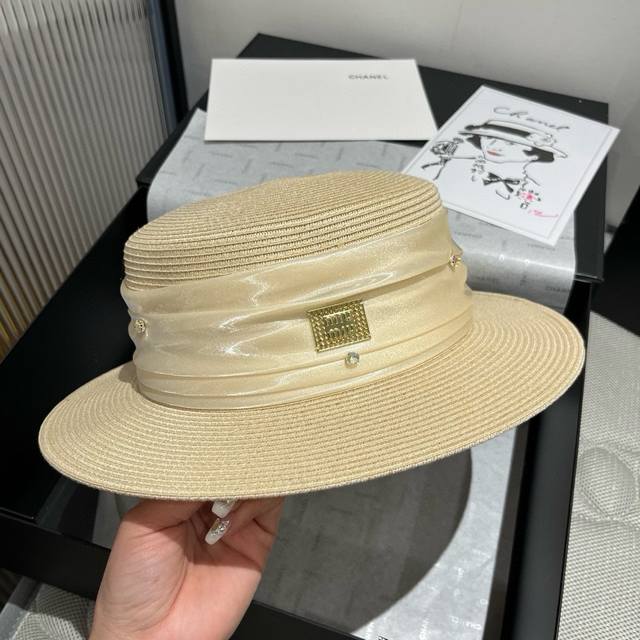 Miumiu new flat top hat, high-grade Pp straw fabric, head circumference 57Cm
