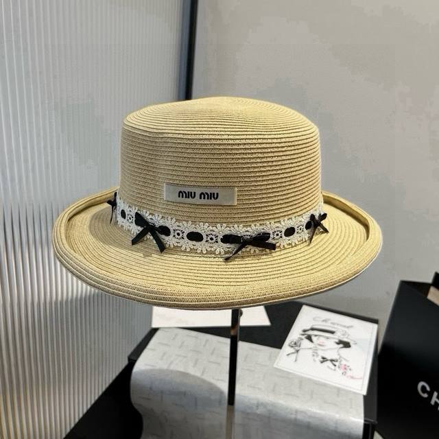 Miumiu new flat-top straw hat, small curly hat, head circumference 57Cm