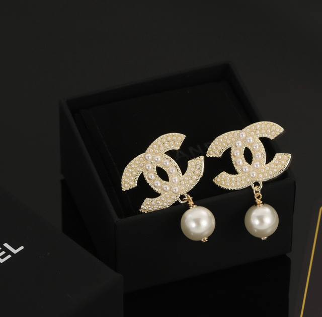 New Chanel earrings are exactly the same as the original ones! High-end custom-m