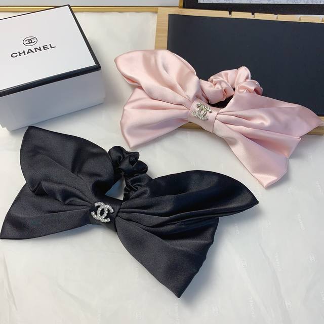 Chanel Xiaoxiang Chanel rubber band satin bow logo rubber band hair ring large i