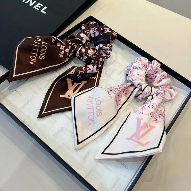 Lv Louis Vuitton hairband