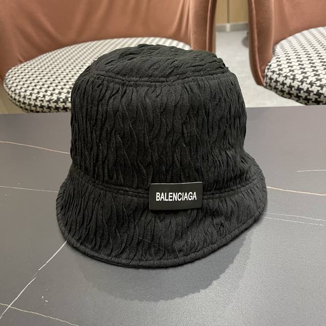 Balenciaga 2025 new Japanese retro simple versatile fisherman hat foldable flat