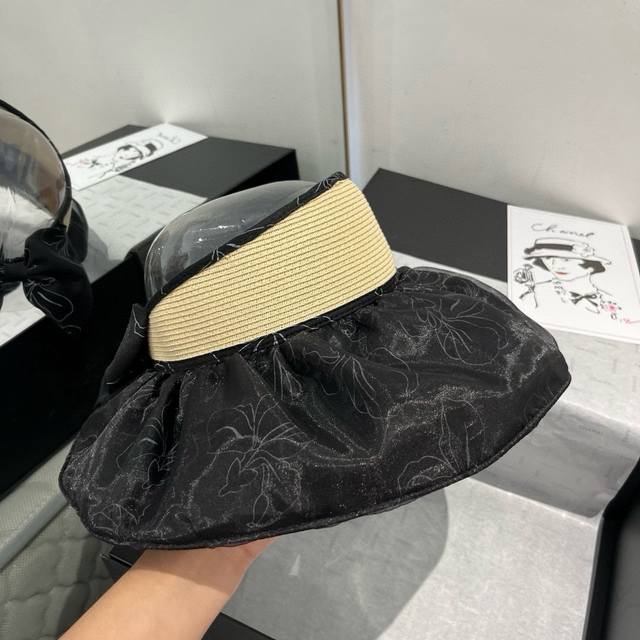 Valentino hollow top sun hat, head circumference 57cm