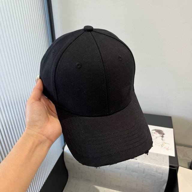 Lv Louis Vuitton new style cap