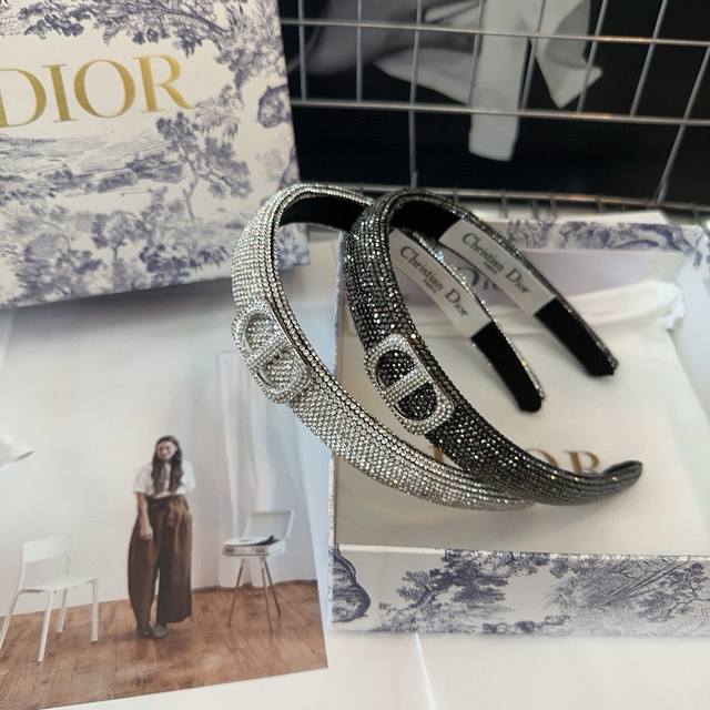 with box Dior's new headband, full of diamonds, fashionable and trendy, full of