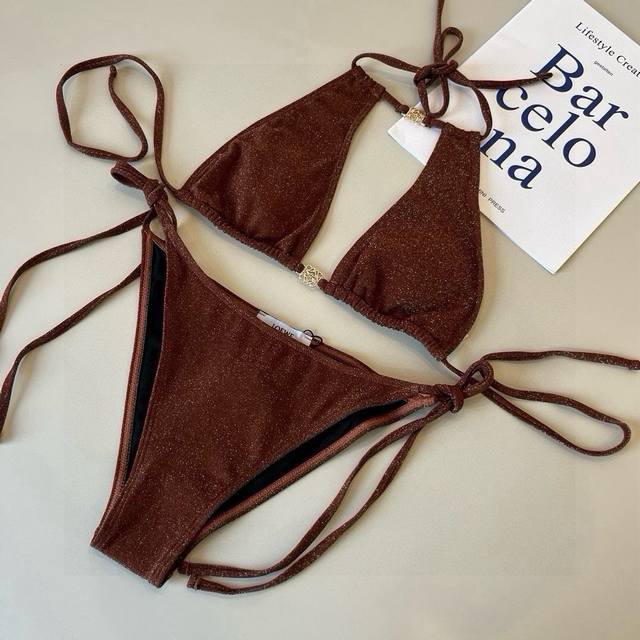 Loewe's new bikini swimsuit is suitable for a variety of scenarios. It can be wo
