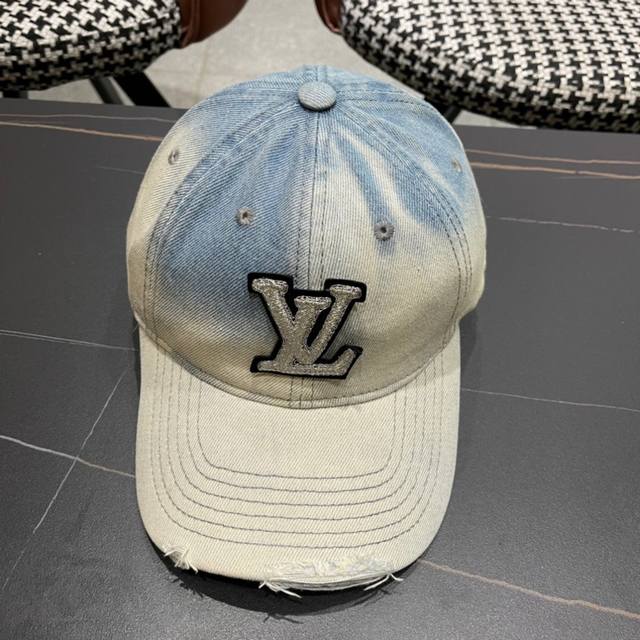 Louis Vuitton new denim baseball cap Lv baseball cap, simple and elegant, unisex