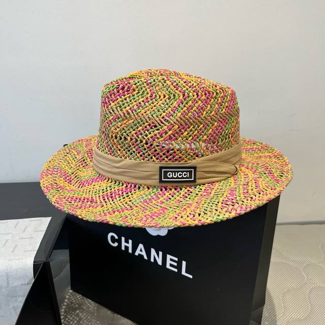 Gucci's new raffia hat, natural straw, lightweight with windproof rope, head cir
