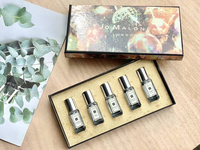 Counter quality Limited Q version gift box Specification: 5*9Ml box with full co