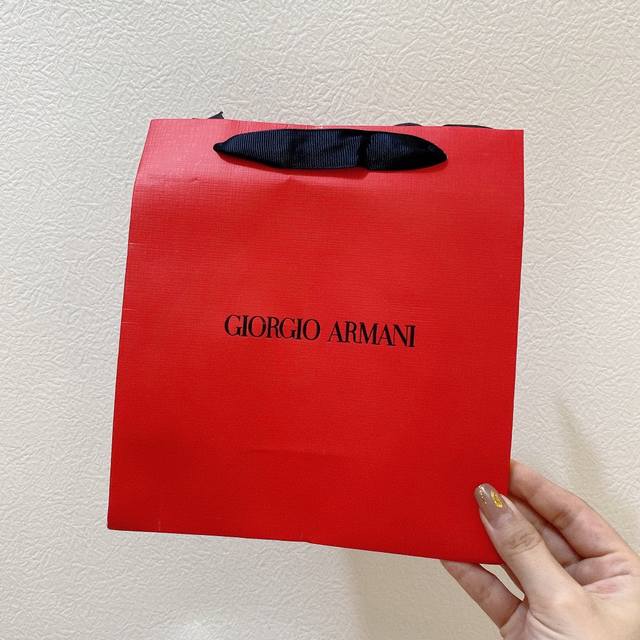 Counter quality New Armani three-piece makeup sample set. Recommended Chinese Va
