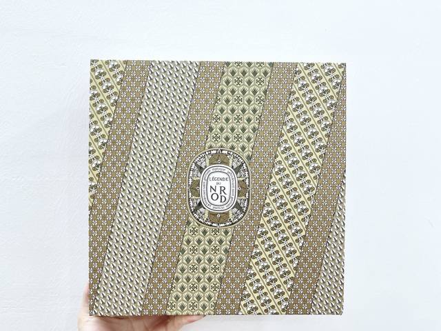 Counter quality Diptyque Black Label medium sample perfume four-piece set 4*30Ml