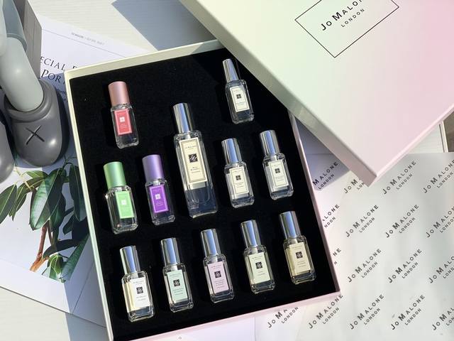 Counter quality Each perfume has an independent code! One box, one code, scan th