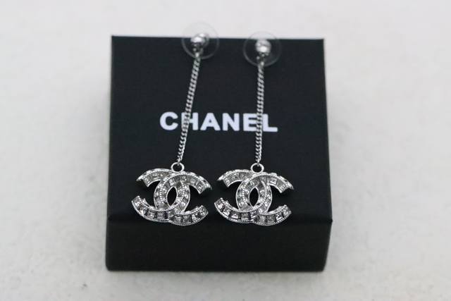 New Recommendation New Product Chanel Silver Three-Dimensional Diamond Double C