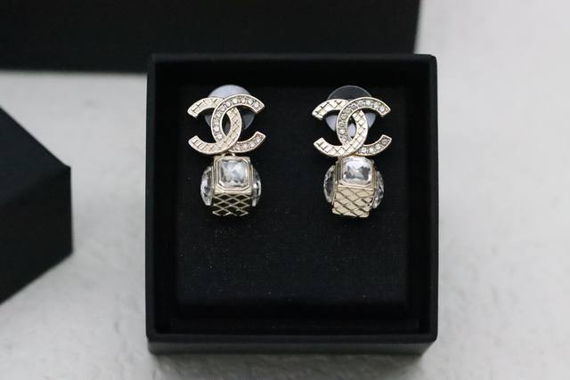 New Recommendation New Product Chanel Three-Dimensional Double C Square Diamond