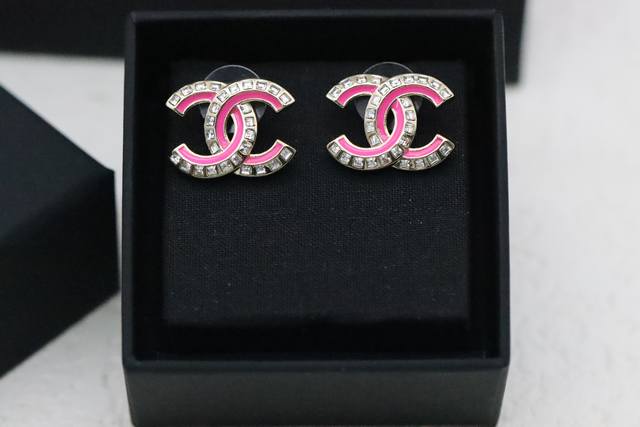 New Recommendation New Product Chanel Pink Enamel Square Diamond Double C Earrin