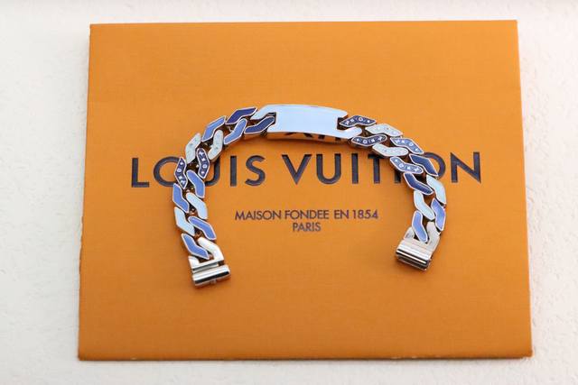 Hot-selling model recommendation Louis Vuitton blue enamel Cuban bracelet This b
