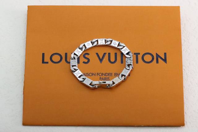 Hot-selling model recommendation Louis Vuitton silver bamboo Cuban couple bracel